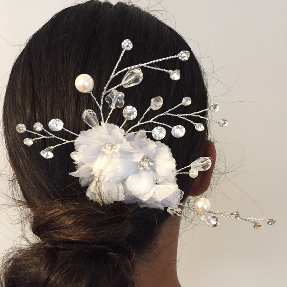 NEW FLORAL SILVER GEM BRIDAL WEDDING HAIR COMB - Picture 5 of 6